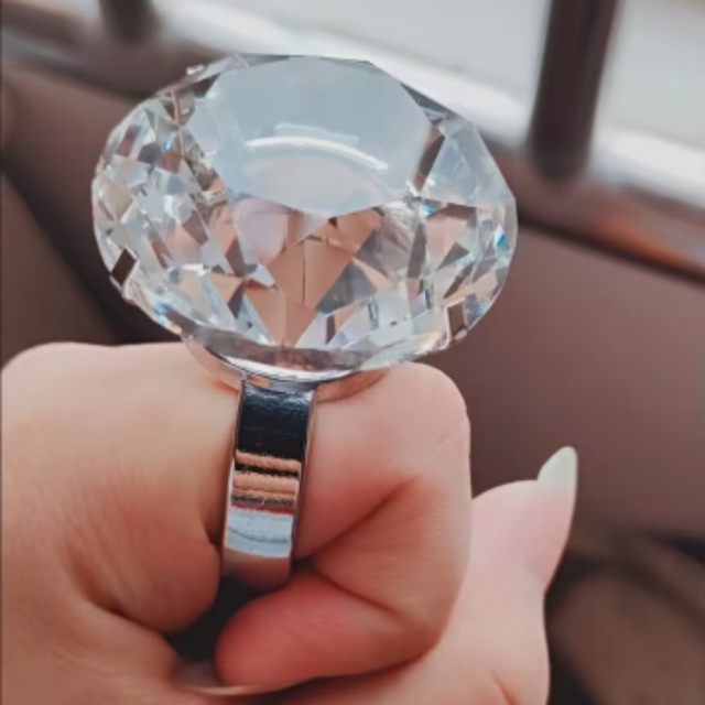 Big diamond ring creative exaggerated funny Valentine's Day confession and proposal props to girlfriend and wife birthday gift