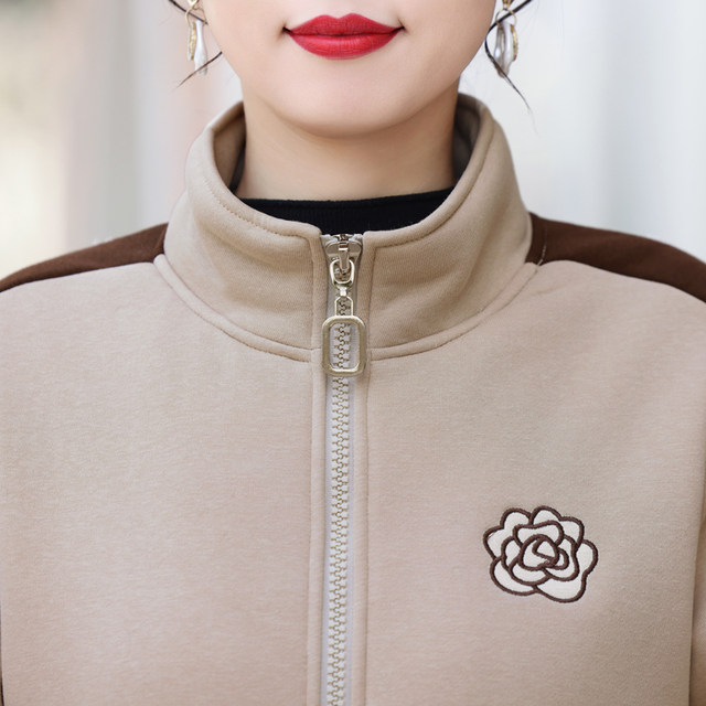 Middle-aged women's velvet thickening sports suit 40-year-old mother's winter clothing new casual two-piece winter women's jacket