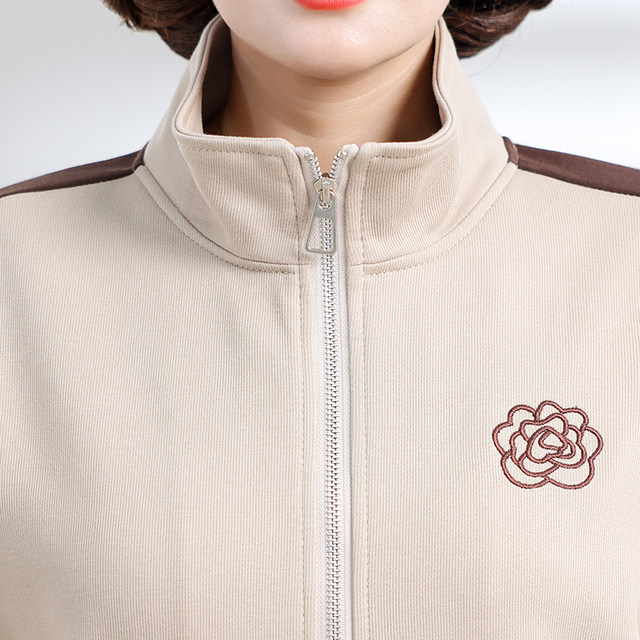 Middle -aged and elderly women's clothing spring new sports suits 40 years old 50 mother spring and autumn casual two -piece women's lapel top