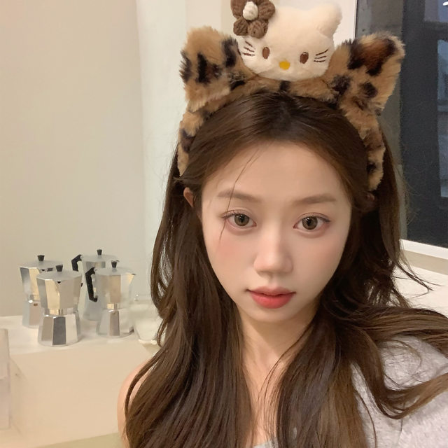 WRBAJIS Halloween Leopard Cat Ears Headband Cheetah Cat Ear Hair Bands Leopard Ears Headpiece Cute Hair Accessories For Women Girls Halloween Cosplay Makeup Winter Festival Holiday Party Supplies