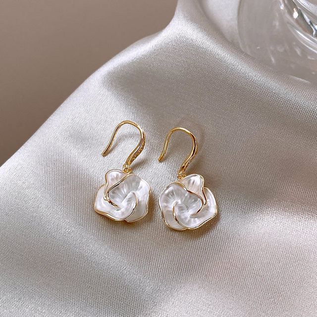 Camellia earrings for women with niche light luxury temperament high-end earrings 2025 new popular unique earrings earrings