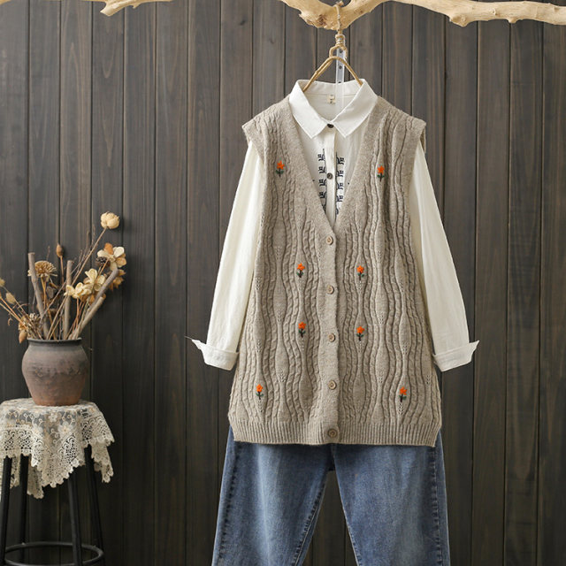 Spring and Autumn Number 200jin [Jin is equal to 0.5 kg] Literary Fan Embroidery Flower Age Cover Cardigan Ves.