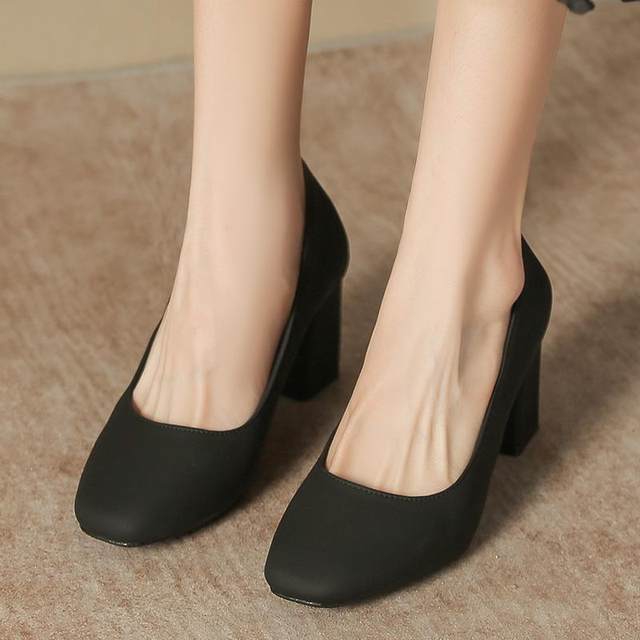 High heels, square toe, fat feet, thick heels, wide feet, small size single shoes for women 313233 large size mother's shoes 2025 new style