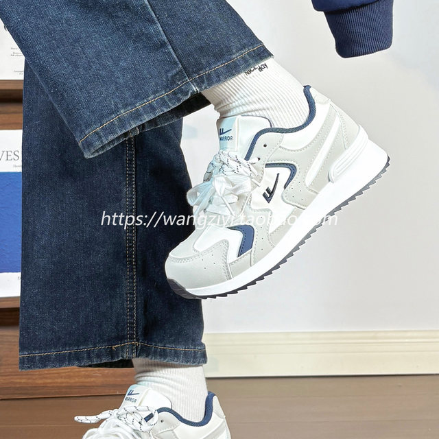 Pull back new leather moral training shoes women's shoes soft sole lightweight 2025 autumn and winter versatile retro thick-soled sports shoes breathable