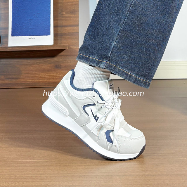 Pull back new leather moral training shoes women's shoes soft sole lightweight 2025 autumn and winter versatile retro thick-soled sports shoes breathable