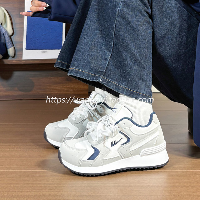 Pull back new leather moral training shoes women's shoes soft sole lightweight 2025 autumn and winter versatile retro thick-soled sports shoes breathable