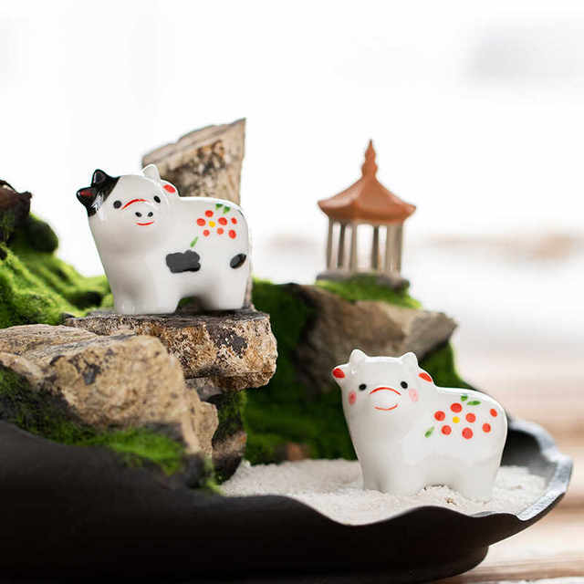 Ceramic mini cow ornaments, home decoration ornaments, good luck and fortune, calf ornaments, bonsai gardening flower pets