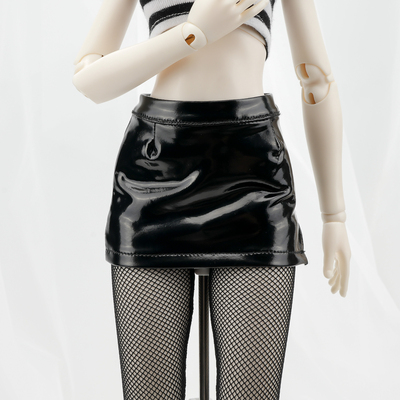 taobao agent 4 points of hot girl bag hip skirt BJD baby super short leather skirt, bright matte face matte, all have sexy skirt baby wearing