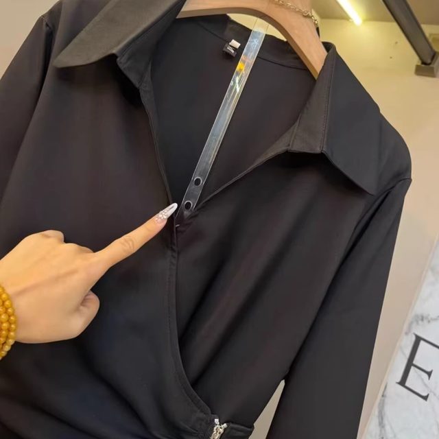 2025 autumn large-size black zipper design irregular skirt with fat MM hidden flesh and slimming belly dress trendy