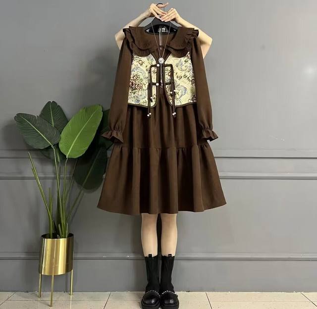 Large -size high -level sensor autumn installation retro -old buckle Suwa doll collar age reduction dress shows thin and covered two pieces of meat
