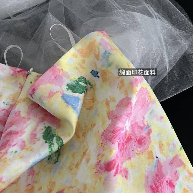 French holiday style satin color printed skirt for women in summer hot girl low waist slim A-line hip short skirt
