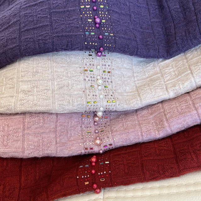 Fashionable new mother's knitted sweater, long-sleeved lapel top, hot rhinestoned soft sweater inner layer for middle-aged and elderly women