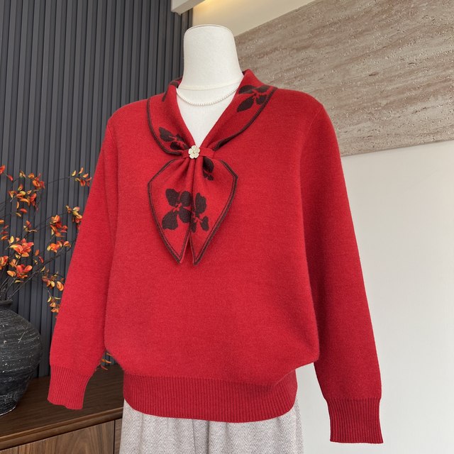 Fashionable and Western-style mother's clothing autumn and winter sweaters scarf collar tops middle-aged and elderly women's all-in-one velvet warm sweater