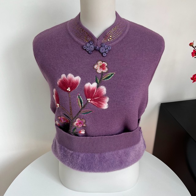 Middle-aged and elderly women's autumn and winter plus velvet and thickened one-piece velvet knitted cheongsam collar tops mother's clothing warm woolen clothes