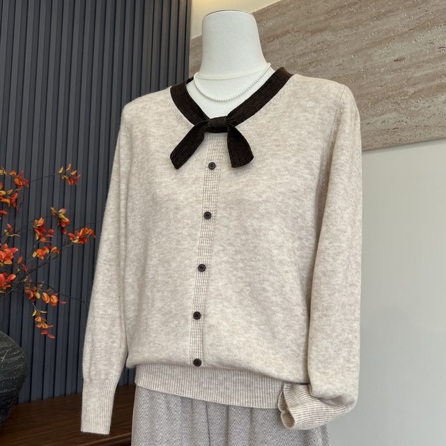 Fashionable and Western-style mother's clothing new autumn knitted sweater tops for middle-aged and elderly women plus velvet warm winter clothing all-match sweaters