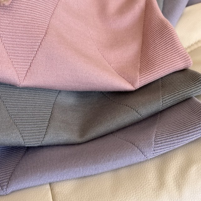 Fashionable and fashionable autumn new style mother sweater top with base middle-aged women's scarf neck shirt temperament sweater