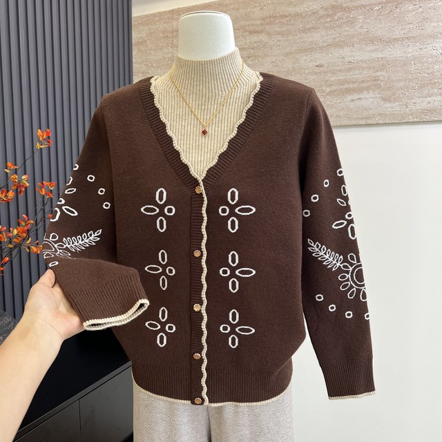 Fashionable and fashionable mother suit new knitted autumn and winter fake two-piece tops middle-aged and elderly women's temperament half-turtleneck sweater