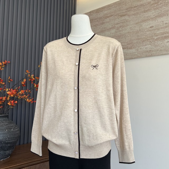 Mom's new autumn round neck long-sleeved bottoming top, age-reducing knitted sweater, middle-aged women's pullover versatile sweater