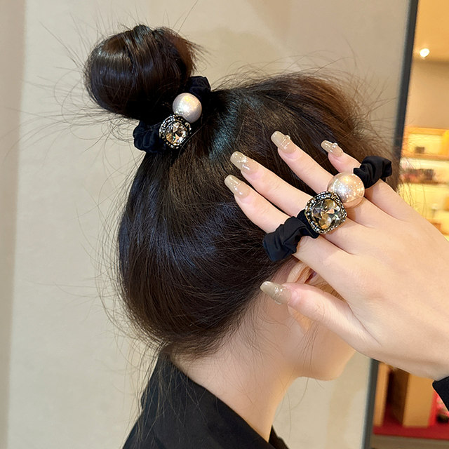 Advanced East Gate's new rhinestone pearl large intestine hair circles temperament horsetail hair rope tie balls, head gluten head jewelry

