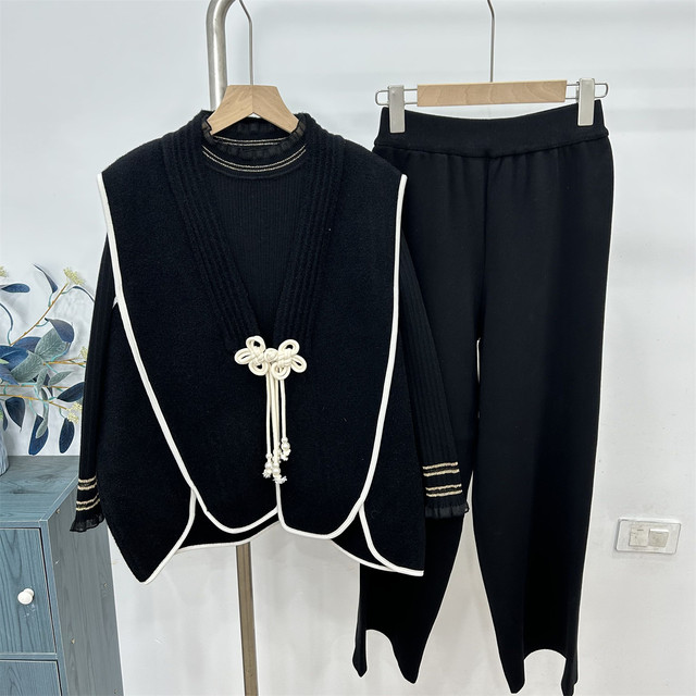 
Mom's spring jacket fashionable vest set 2025 new middle-aged and elderly women's spring and autumn casual top three-piece set