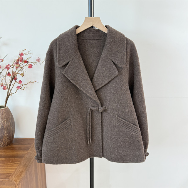 Middle-aged mother autumn cardigan coat 2025 new middle-aged and elderly women's lapels fashionable noble spring and autumn woolen coat