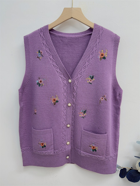 Middle-aged and elderly vests, sweater vests, cardigan vests, middle-aged and elderly women's clothing, spring and autumn old lady clothes