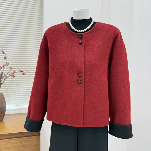 Middle-aged mother autumn and winter woolen coat 2025 new style middle-aged and elderly women's spring and autumn knitted top jacket