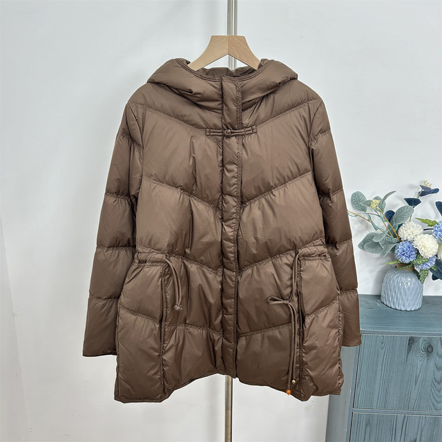 Mom's winter down jacket 2025 new cotton-padded jacket women's winter style warm jacket large size hooded cardigan clothes