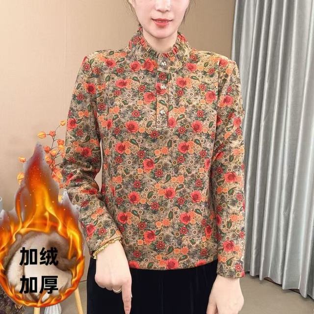 
Fashionable mother's outfit stand-up collar fungus edge velvet bottoming shirt autumn new fashion style middle-aged warm thickened T-shirt for women