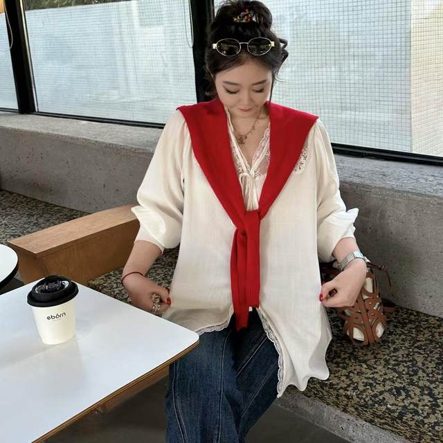 Qiqi slightly fat large size women's lace splicing solid color anti-wrinkle shirt for women T12612QL
