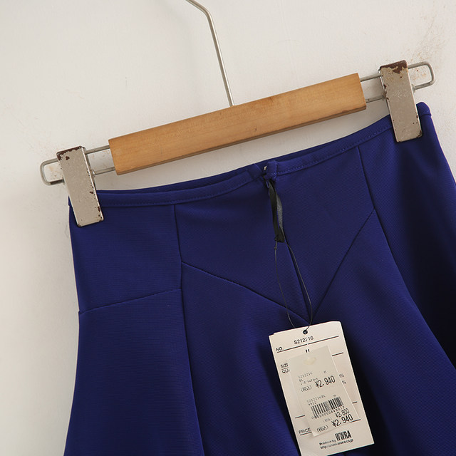 
2025 Spring and Autumn New Slim Skirt Umbrella Skirt High Waist Base Women's Short Skirt Large Hem Skirt Pleated Skirt Trendy