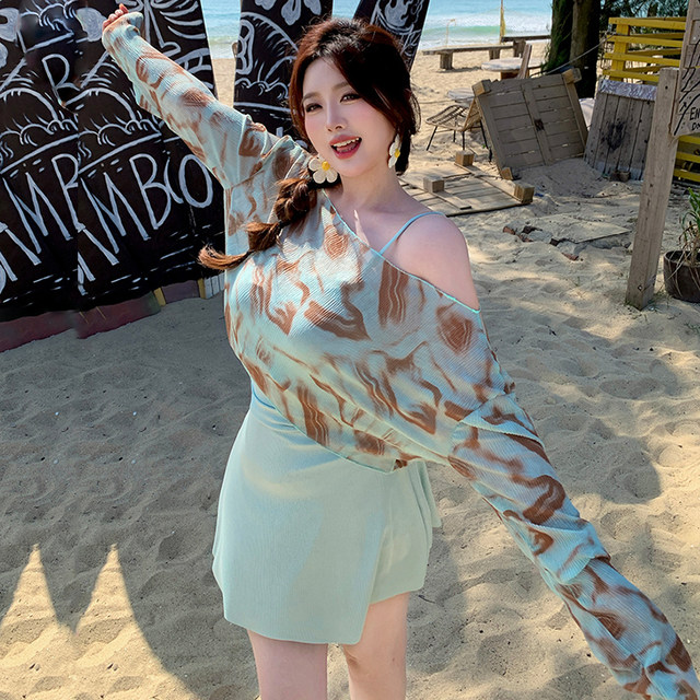 
One-piece triangular swimsuit women's split skirt blouse three-piece set covering belly to make you look slim and fat mm sexy hot spring vacation