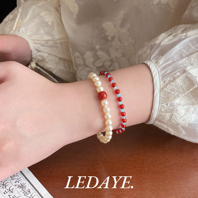 Uncle Li’s store Natural red agate pearl bracelets are stacked with versatile new Chinese style high-end white bracelets