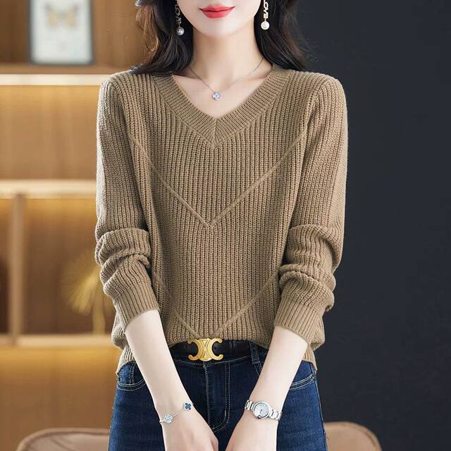 Fashionable and versatile V-neck sweater for women in autumn and winter new loose short high-waisted slim pullover solid color knitted bottoming shirt
