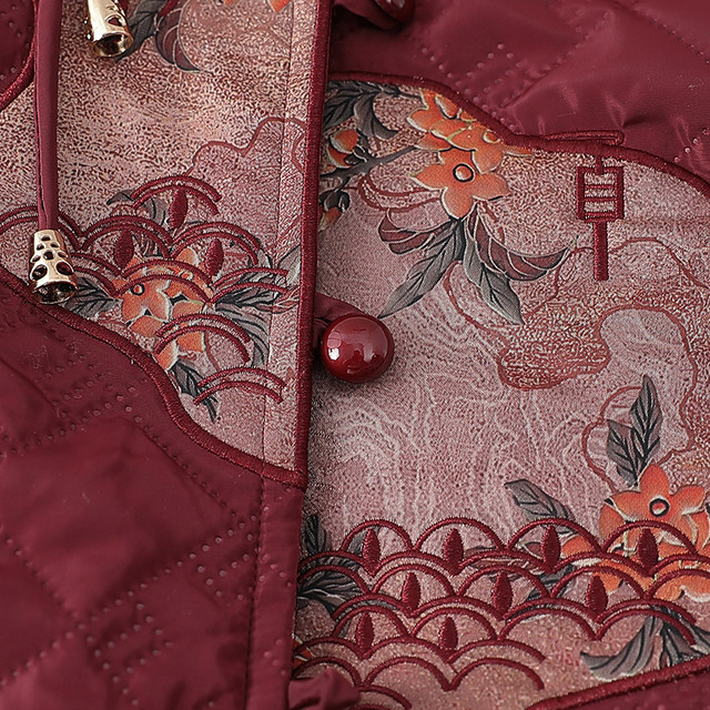 Middle-aged and elderly mothers' autumn and winter thickened velvet vests, grandma clothes, old lady vests, plus fat large size tops