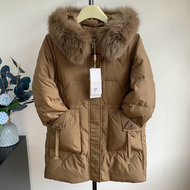 Winter down jacket for middle-aged and elderly granny wear loose fox fur collar temperament mother thickened white duck down top