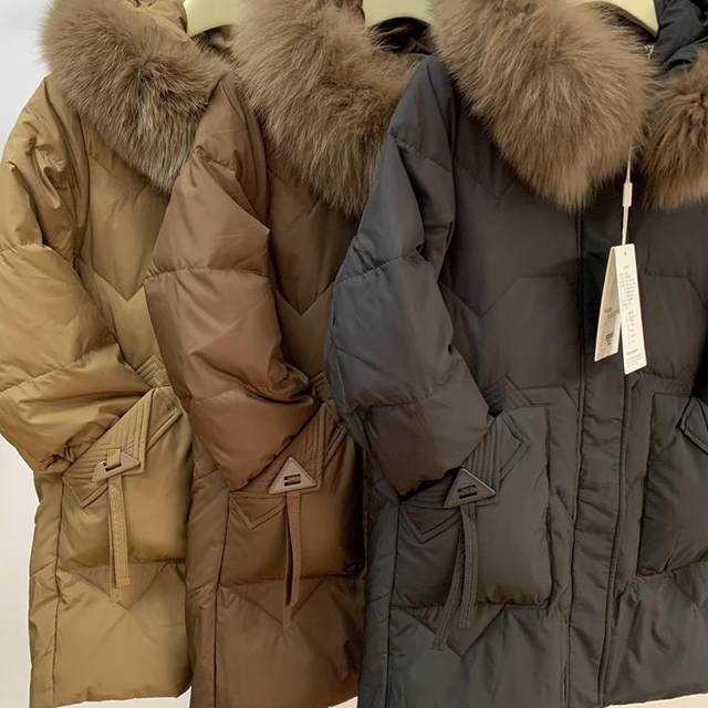 Winter down jacket for middle-aged and elderly granny wear loose fox fur collar temperament mother thickened white duck down top
