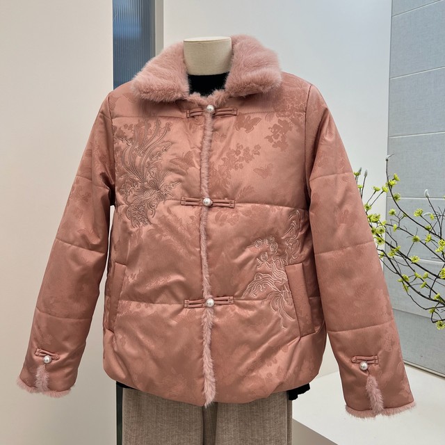 New Chinese style national style cotton clothing for middle-aged and elderly women and mothers, winter new embroidered warm loose cotton clothing jacket tops