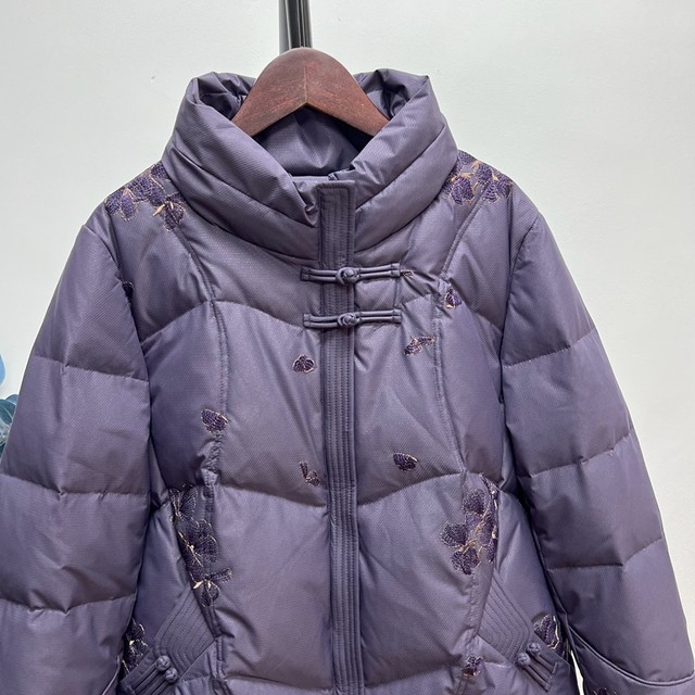 Winter mother's wear 90 down jacket, cold-resistant and warm short coat, loose stand-up collar, middle-aged and elderly tops for women