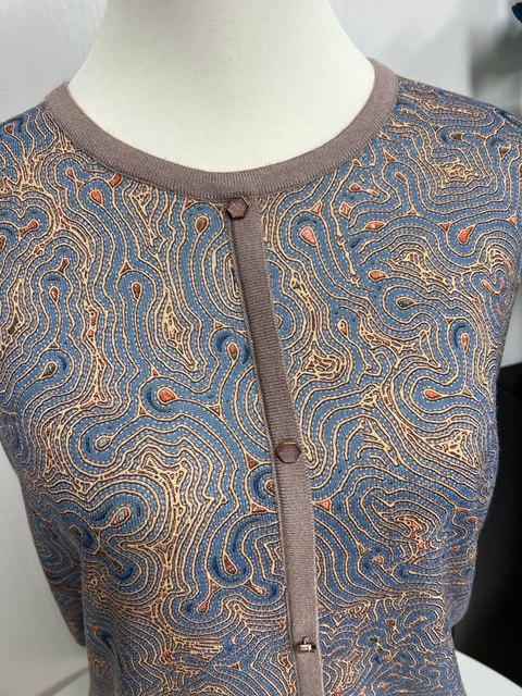 Spring and Autumn New Products Thin Loose Loose Large -size Temperament Mom Moms Plasses Middle -Elderly Long -sleeved Bottom Sweat Sweat
