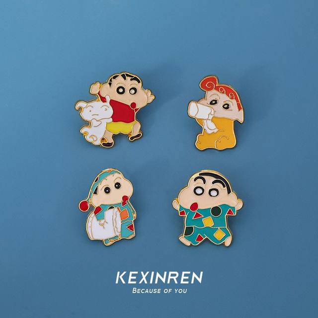 Crayon Shin-chan brooch cartoon Japanese cute cartoon metal badge male and female student decoration small brooch