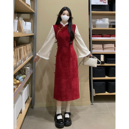 Large code new Chinese thickened Snow Neal Lady dress Winter sweet festive new year robe