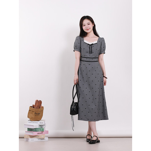 
Xia Dada Large Large Women's French Flocking Square Collar Dress New Slim Puff Sleeve High-end Temperament Long Skirt