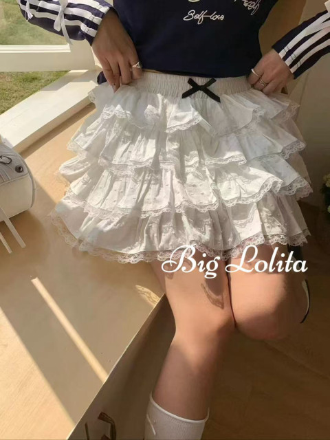 Large size spring sweet lace spliced ​​cake skirt to make you look slim and versatile short skirt skirt fat MM
