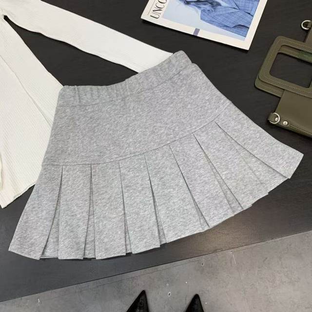 Large size sports gray pleated skirt for women in autumn new style high-waisted slim A-line skirt
