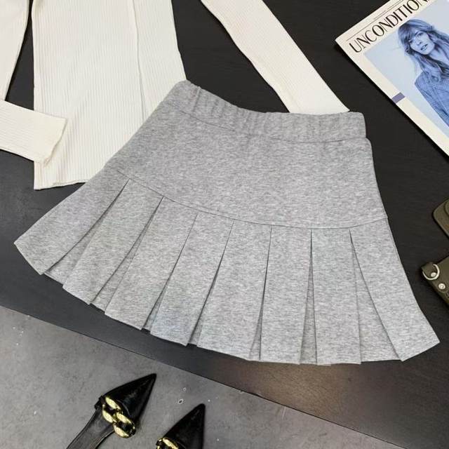 Large size sports gray pleated skirt for women in autumn new style high-waisted slim A-line skirt
