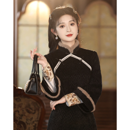 Black cheongsam new 2023 women's new Chinese autumn and winter long sleeved fluff and thickening improved young noble winter