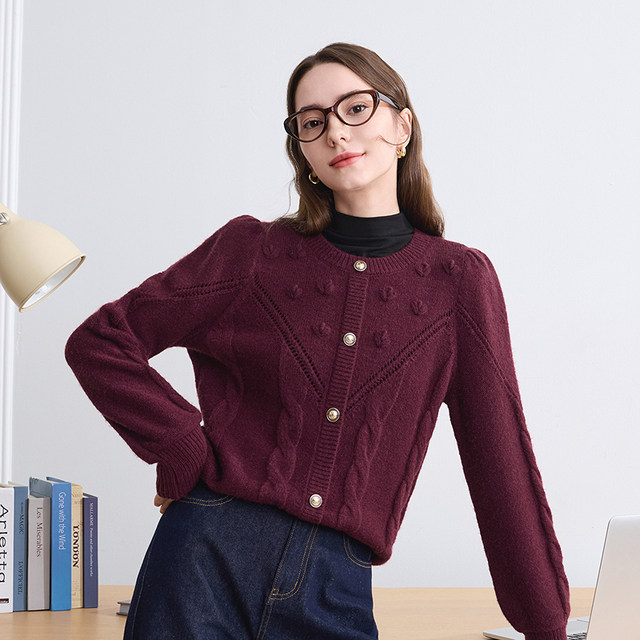 betu Baitu French retro soft waxy sweater women's pullover 2024 winter new round neck purple sweater
