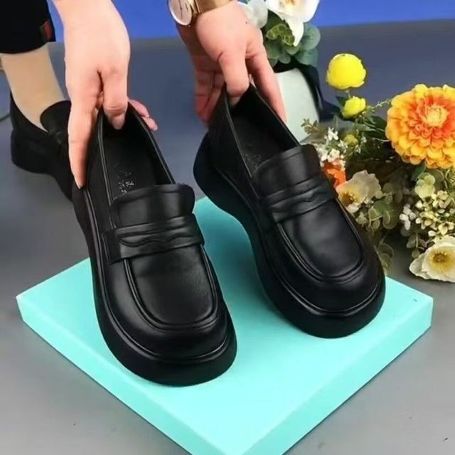 
Thick-soled shallow-mouthed loafers soft sole versatile commuter leather shoes for women 2025 summer new mother shoes VX160