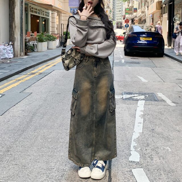 American retro pocket denim skirt for women in spring and summer 2025 new high-waisted slim and versatile A-line midi skirt
